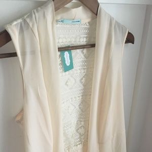 Maurices Flowy Vest/Blouse, Medium